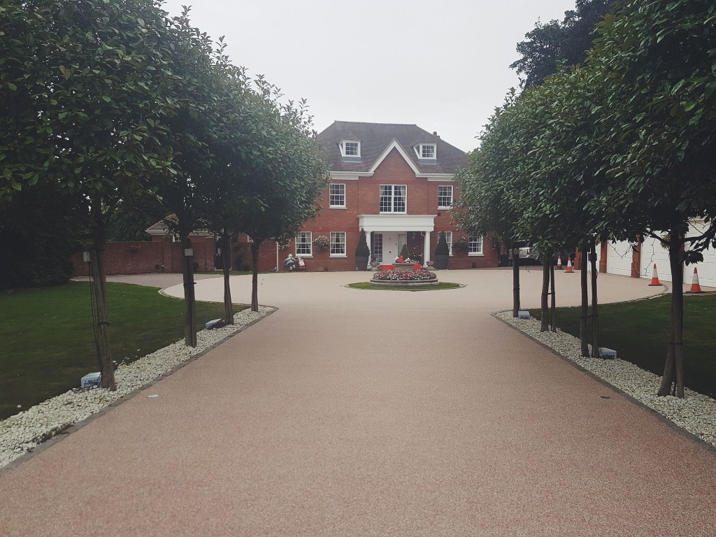rose-garden-driveway-1024x768-1