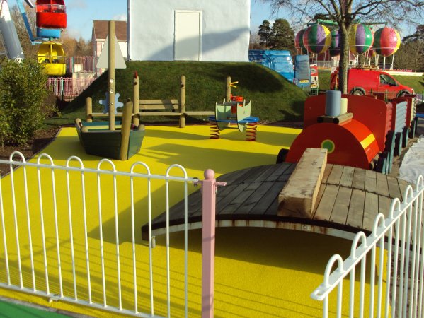 peppa-pig-rainbow-pathway-007