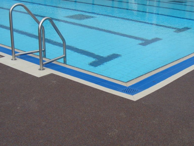 swimming-pool-768x576